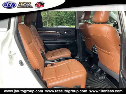 Used 2019 Toyota Highlander Limited Platinum AWD/4WD image 14