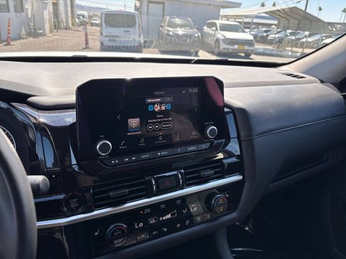 Used 2025 Nissan Pathfinder SV AWD/4WD image 17