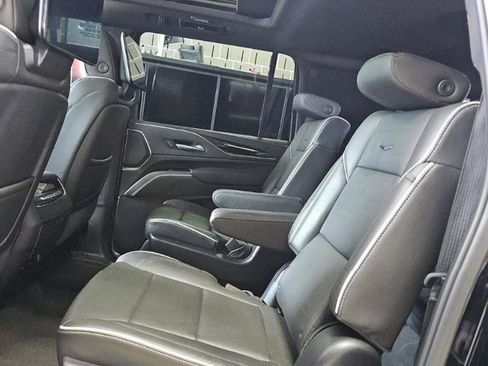 Used 2024 Cadillac Escalade ESV Sport w/ LPO, ONYX Package AWD/4WD image 9