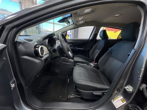 Used 2020 Nissan Versa SV FWD image 10