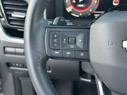 Used 2025 Nissan Rogue SL w/ Tech Package AWD/4WD image 23