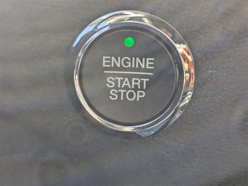 New 2025 Hyundai Venue SE image 40