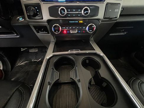 Used 2022 Ford F250 Lariat w/ Black Appearance Package image 15