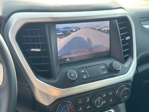 Used 2023 GMC Acadia SLT FWD image 19