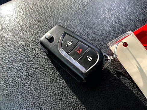 Used 2024 Toyota RAV4 LE image 32