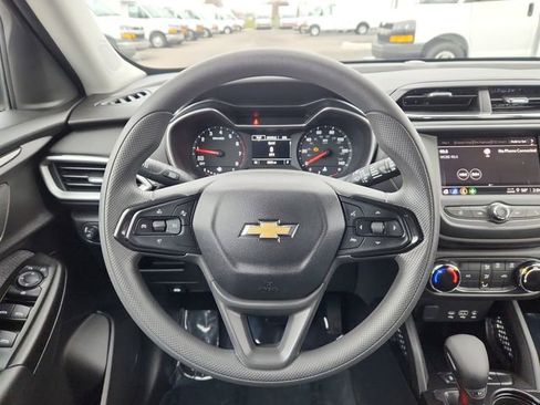 Used 2023 Chevrolet TrailBlazer LS image 32