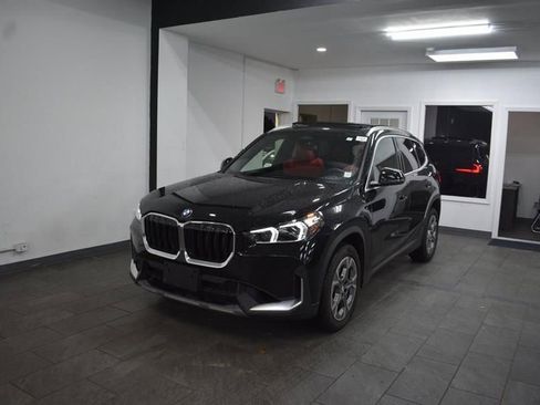 Used 2025 BMW X1 xDrive28i AWD/4WD image 3