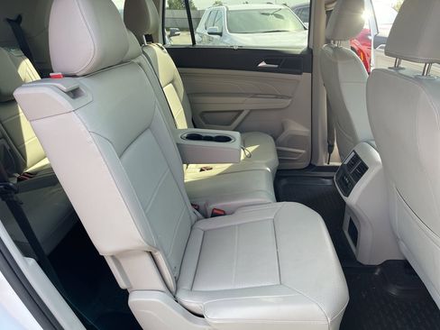 Used 2023 Volkswagen Atlas SE image 25