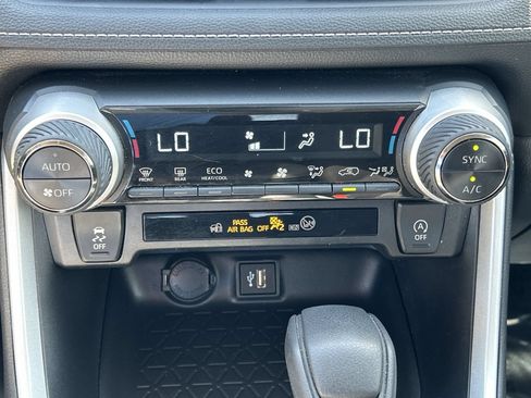 Used 2025 Toyota RAV4 XLE FWD image 16
