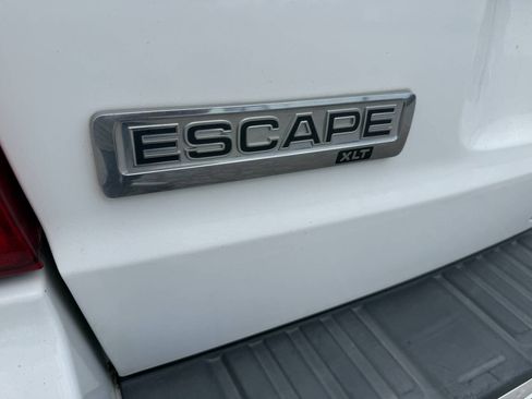 Used 2011 Ford Escape XLT w/ Class II Trailer Tow Pkg AWD/4WD image 12