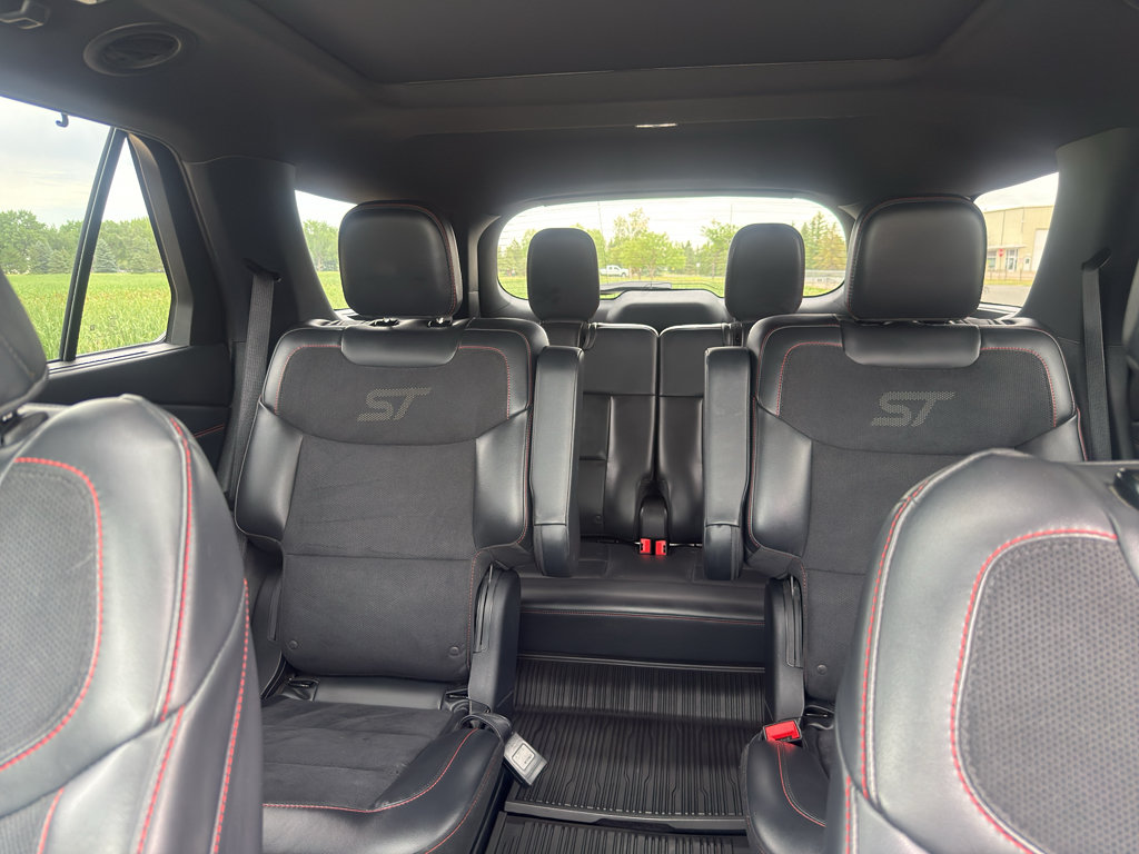 Used 2025 Ford Explorer ST AWD/4WD image 17