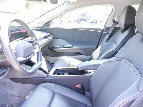 Used 2025 Lucid Air Pure RWD image 18
