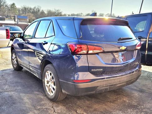 Used 2023 Chevrolet Equinox LS w/ LS Convenience Package image 3