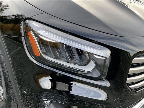 Used 2025 Mercedes-Benz GLB 250 4MATIC image 34