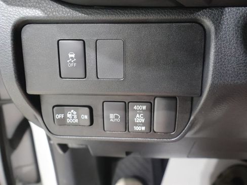Used 2022 Toyota Tacoma TRD Off-Road w/ TRD Premium Off Road Package AWD/4WD image 33