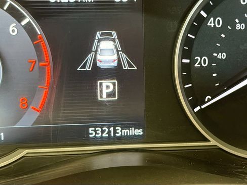 Used 2023 Nissan Versa SR w/ Trunk Package image 17