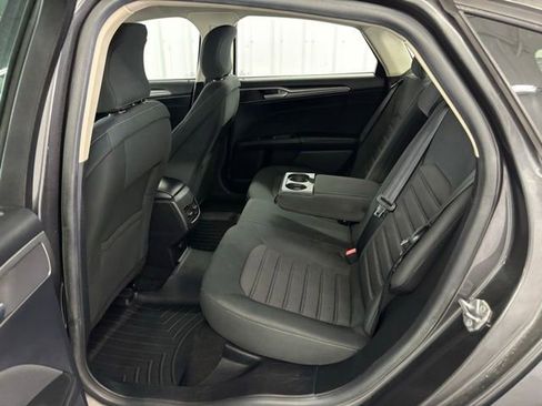 Used 2019 Ford Fusion SE FWD image 11