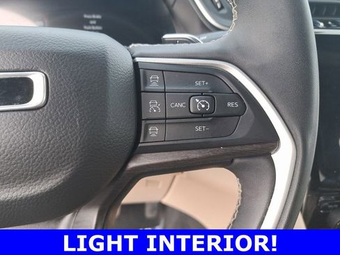 Certified 2023 Jeep Grand Cherokee Limited image 19