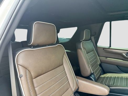Used 2025 GMC Yukon Denali Ultimate AWD/4WD image 27