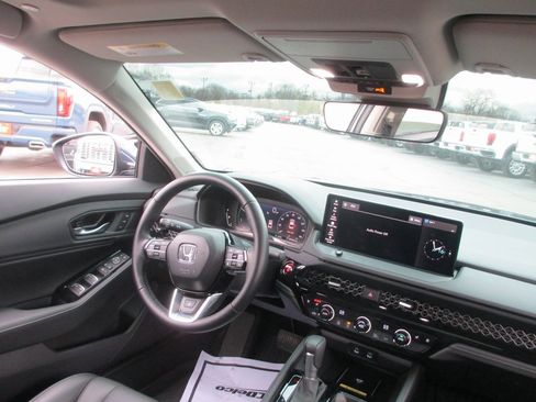 Used 2025 Honda Accord Touring image 20