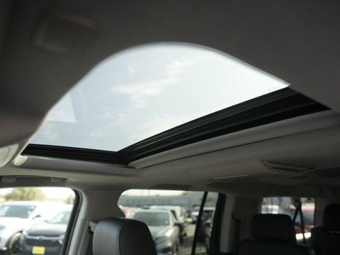 Used 2020 Chevrolet Suburban LT w/ Luxury Package image 11