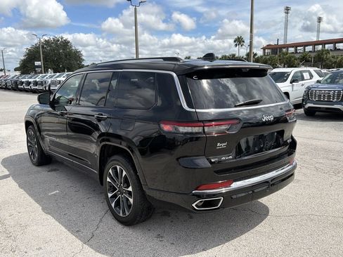 Used 2021 Jeep Grand Cherokee L Overland w/ Luxury Tech Group IV AWD/4WD image 6