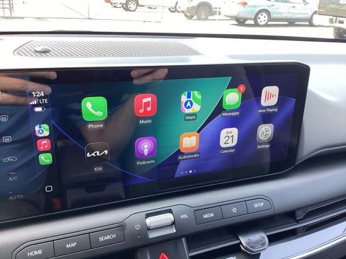 Used 2025 Kia K4 EX image 45