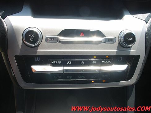 Used 2020 Ford Explorer 4WD w/ Class III Trailer Tow Package image 19
