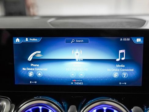 Certified 2022 Mercedes-Benz GLB 35 AMG 4MATIC image 21