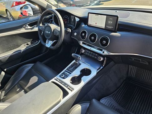 Used 2022 Kia Stinger GT1 AWD/4WD image 29