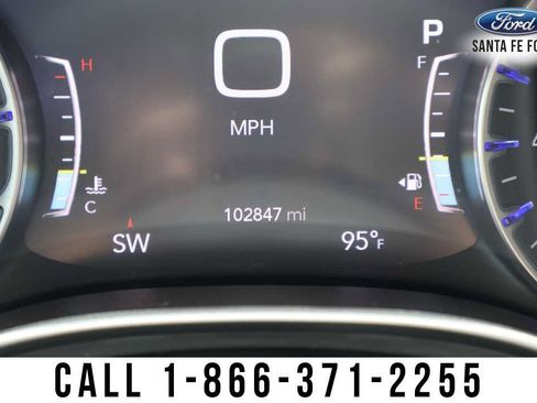 Used 2023 Chrysler Pacifica Touring-L FWD image 36