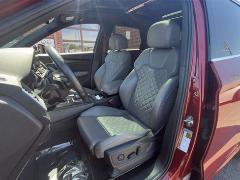 Used 2018 Audi SQ5 Prestige w/ Prestige Package AWD/4WD image 15