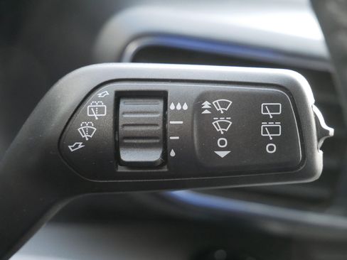 Certified 2022 Ford Explorer XLT w/ Equipment Group 202A image 20