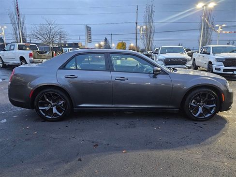 Used 2023 Chrysler 300 S image 7
