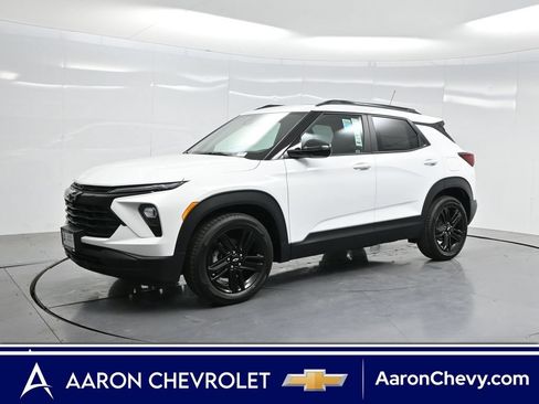 New 2026 Chevrolet TrailBlazer LT w/ Convenience Package FWD image 1