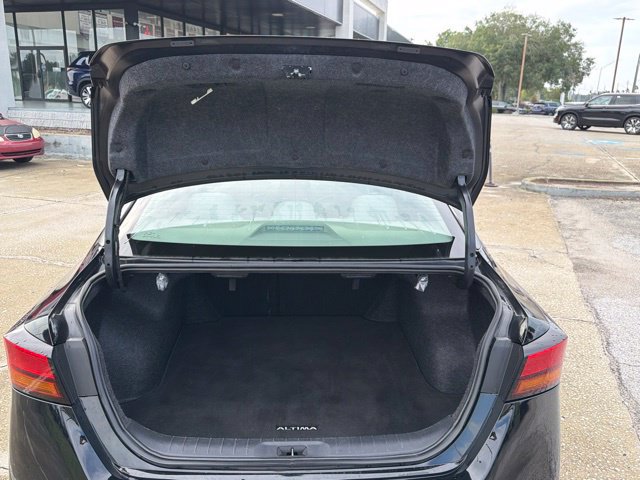 Used 2025 Nissan Altima 2.5 SV FWD image 15