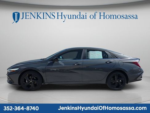 Used 2026 Hyundai Elantra SEL Sport Premium FWD image 4