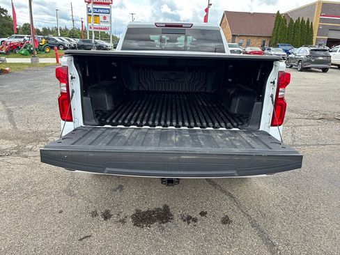 Used 2023 Chevrolet Silverado 1500 RST AWD/4WD image 18