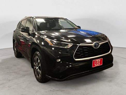 Used 2021 Toyota Highlander XLE image 7