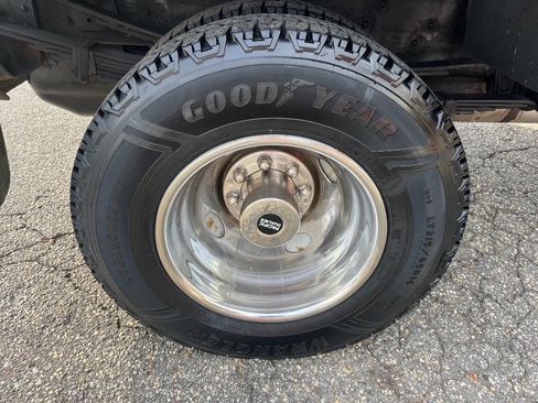 Used 2007 GMC Sierra 3500 W/T w/ Snow Plow Prep Package image 9