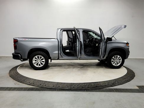 Used 2024 Chevrolet Silverado 1500 Custom image 16