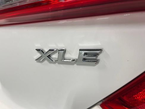 Used 2012 Toyota Camry XLE FWD image 36