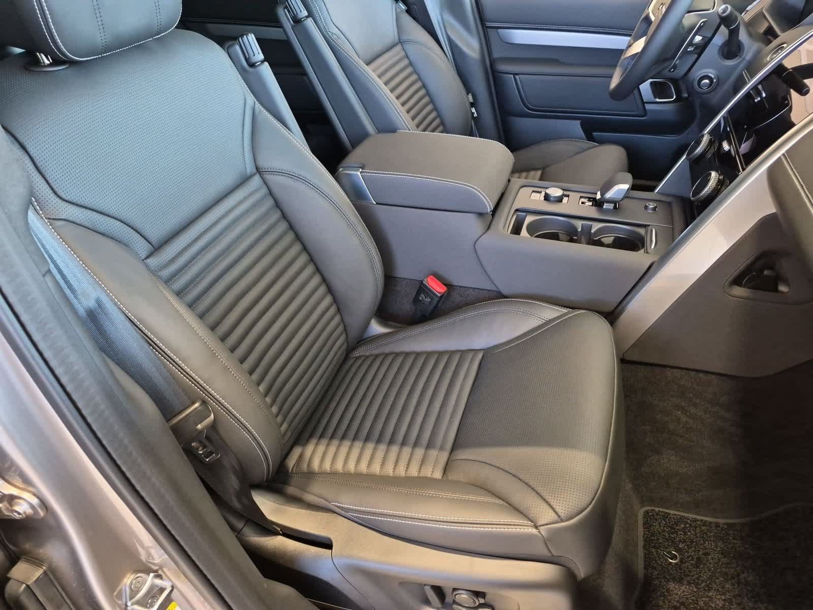 New 2026 Land Rover Discovery Dynamic SE AWD/4WD image 24
