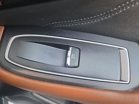 Used 2022 Subaru Outback Touring image 32