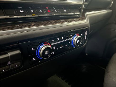 Certified 2025 GMC Sierra 1500 SLE w/ Max Trailering Package image 16