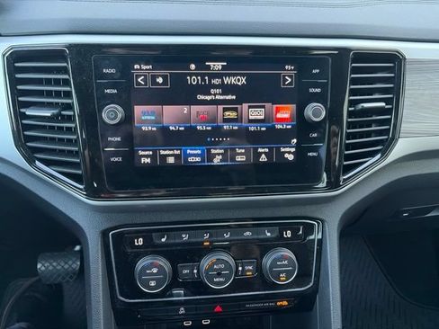 Used 2023 Volkswagen Atlas Cross Sport SE w/ Black Wheel Package AWD/4WD image 11