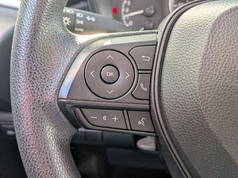 Used 2022 Toyota Corolla LE image 10