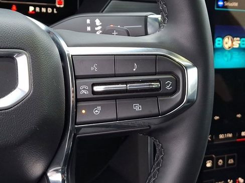 Used 2025 GMC Acadia Elevation image 27