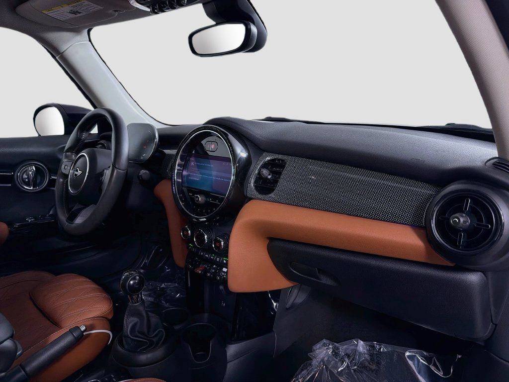 Used 2024 MINI Cooper S w/ Signature Upholstery Package FWD image 30