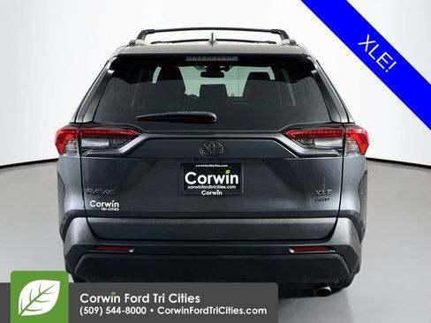 Used 2021 Toyota RAV4 XLE w/ Convenience Package AWD/4WD image 13